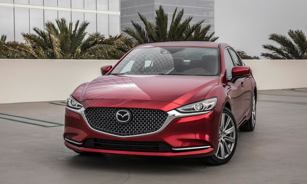 Kia K5 thu hẹp doanh số với Mazda 6