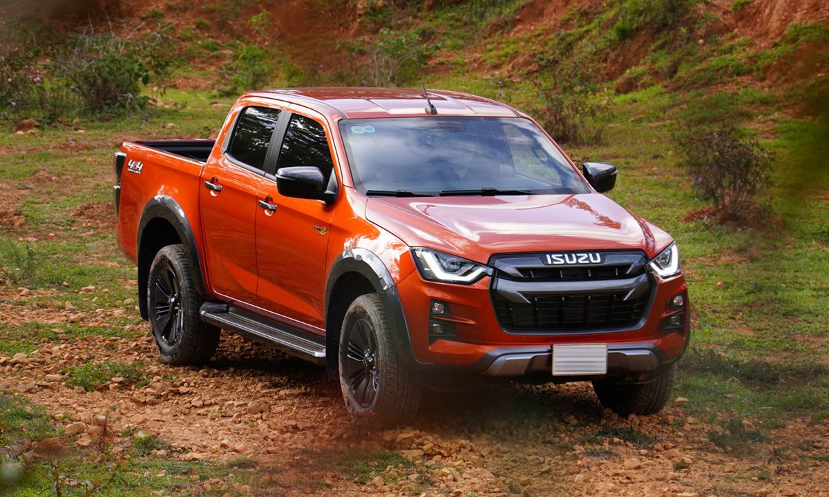 Ford Ranger tiếp tục dẫn đầu, Isuzu D-Max vượt mặt Mazda BT-50 trong phân khúc xe bán tải