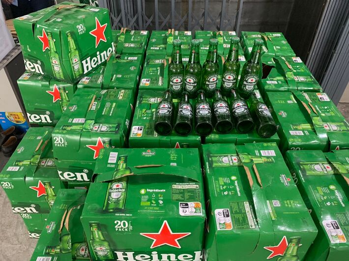 Tạm giữ gần 1.900 chai bia Heineken