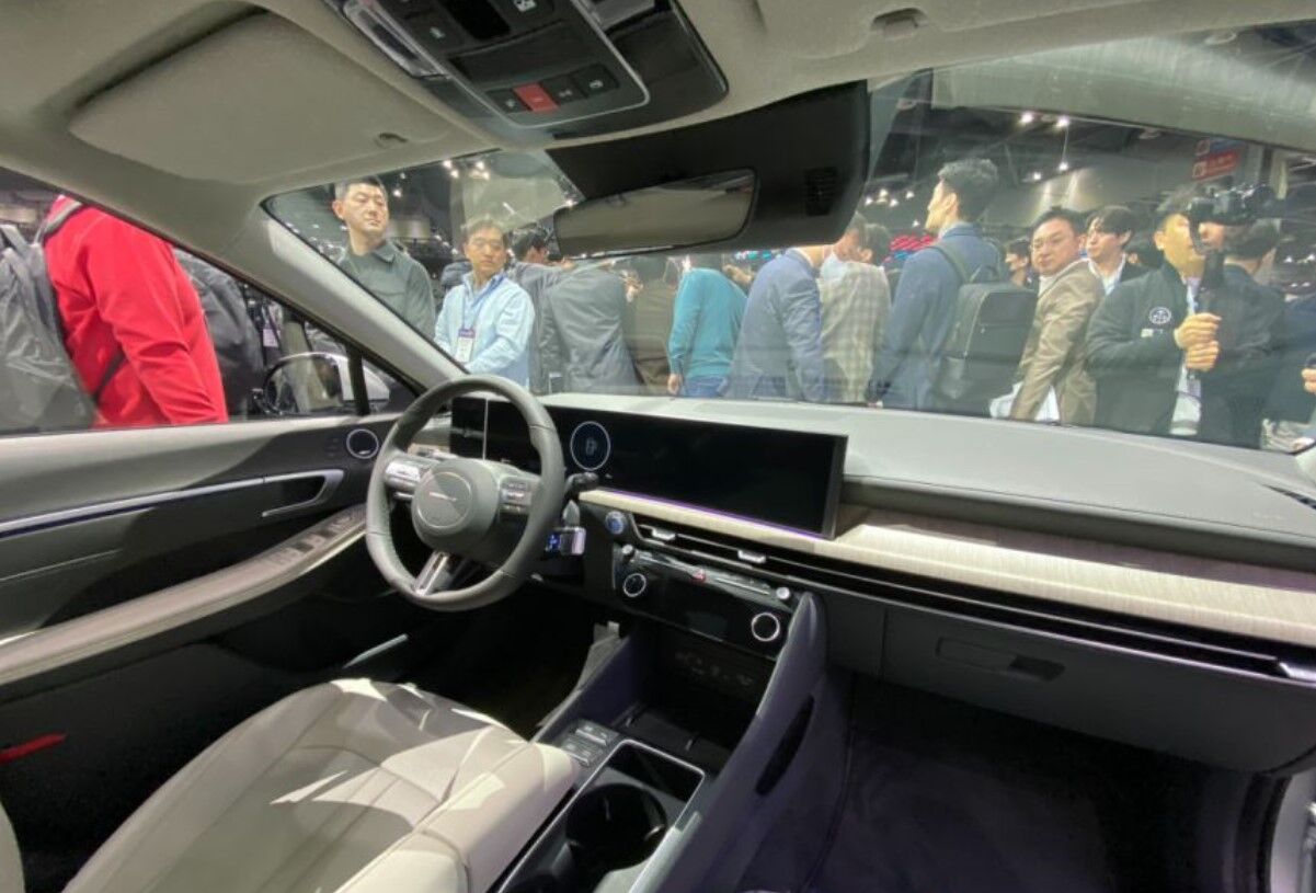  Seoul 2023 : Hyundai Sonata thế hệ mới xuất hiện với thiết kế sắc sảo 3