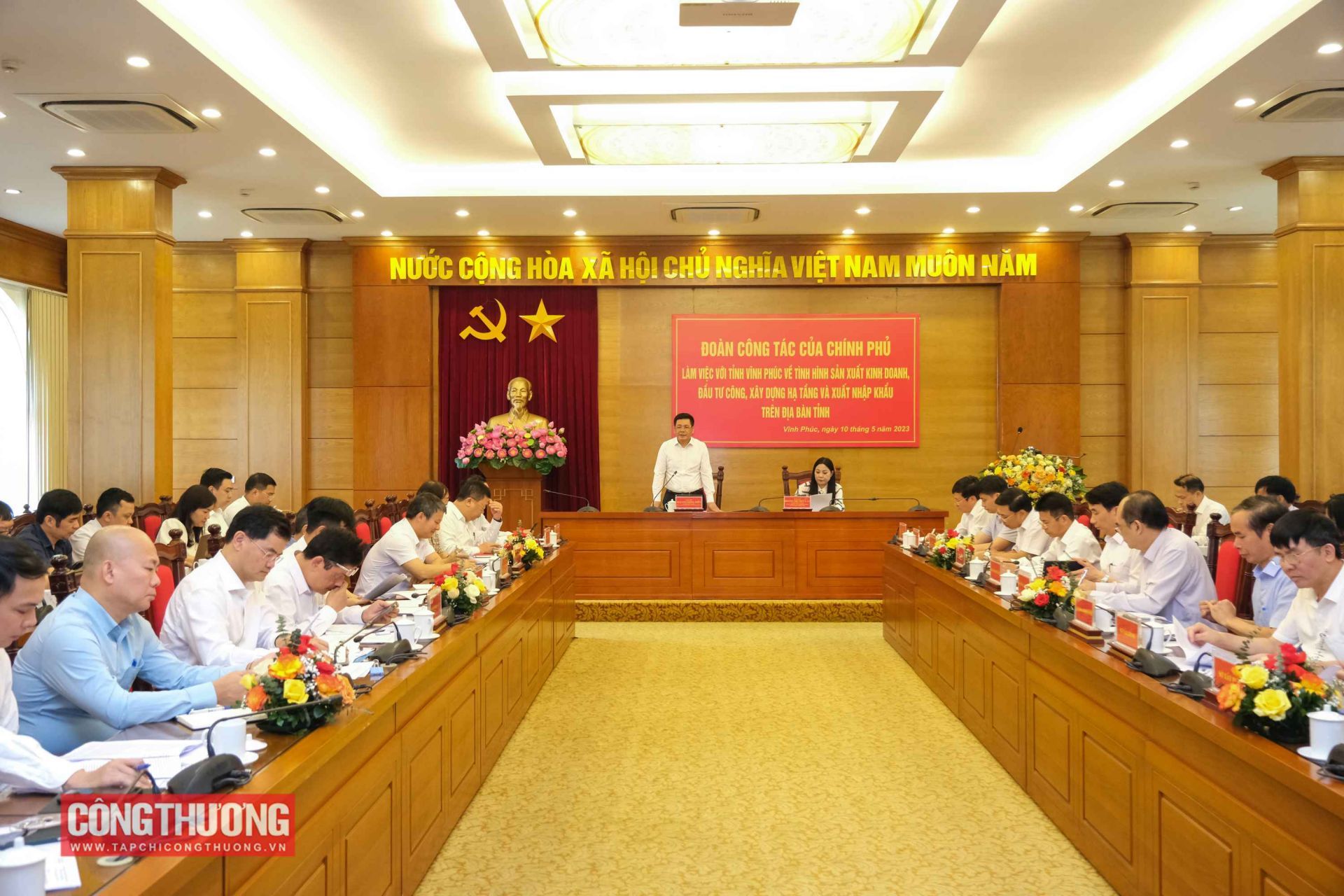 Bộ trưởng Bộ Công Thương Nguyễn Hồng Diên dẫn đần đoàn công tác của Chính phủ làm việc tại tỉnh Vĩnh Phúc