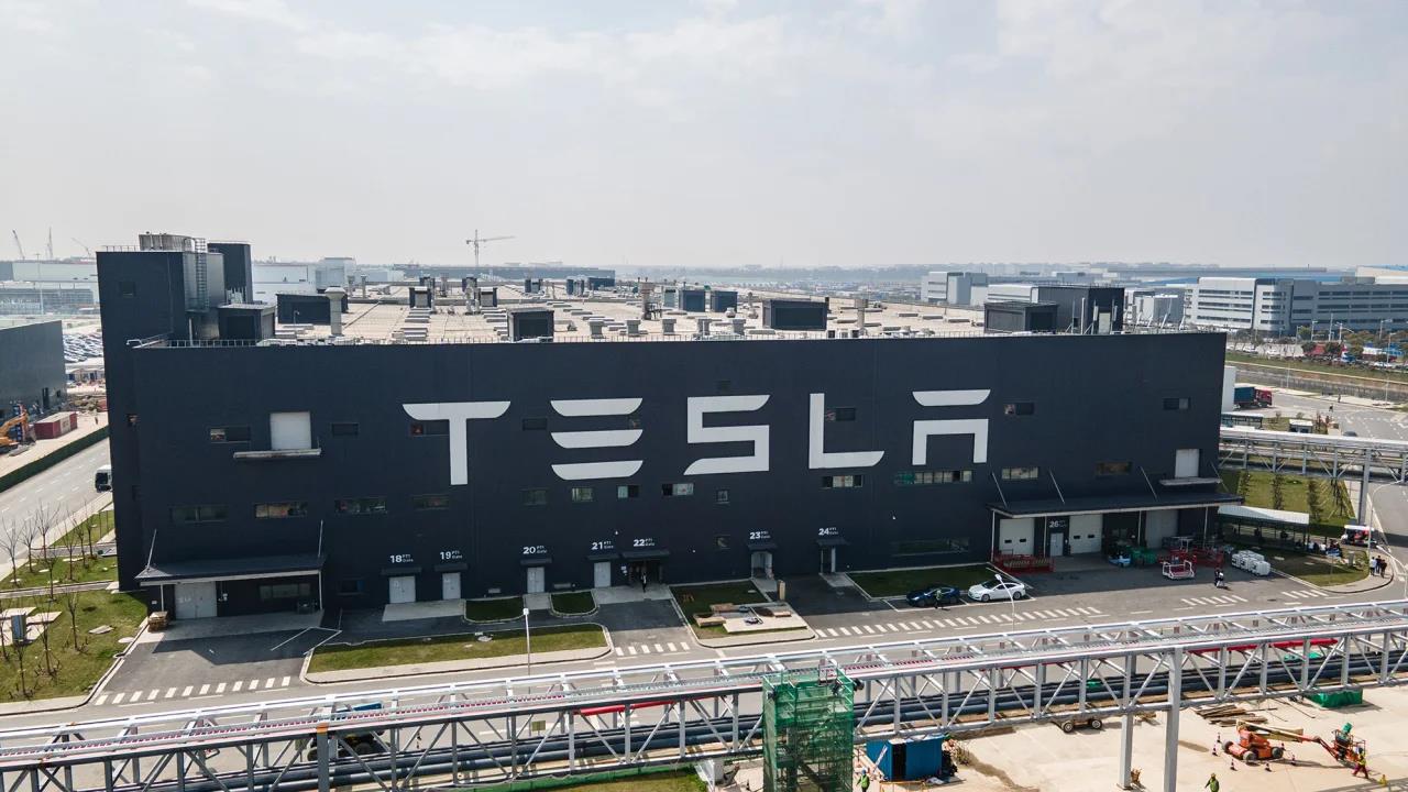 230106094429-02-tesla-factory-china.webp