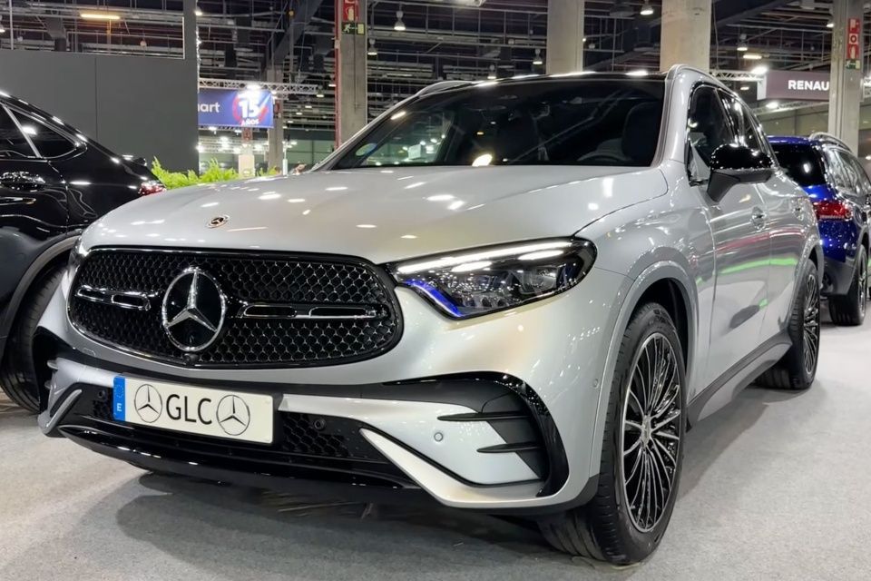 bang-gia-xe-mercedes-benz-thang-52023-glc-uu-dai-cao-nhat-317-trieu-dong.jpg