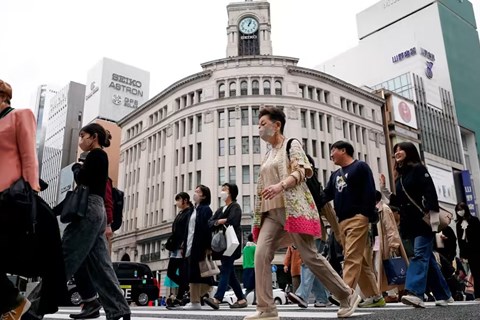 Kinh tế Nhật Bản thoát khỏi suy thoái nhờ tiêu dùng nội địa phục hồi