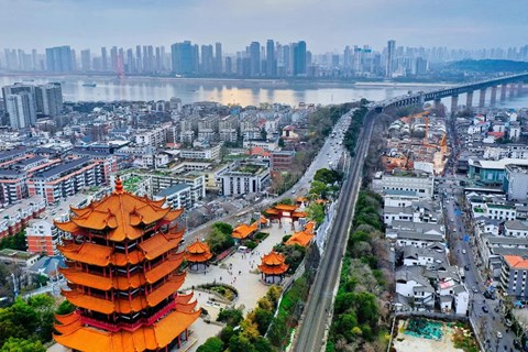 Ngân sách khó khăn, một thành phố của Trung Quốc công khai đòi nợ doanh nghiệp