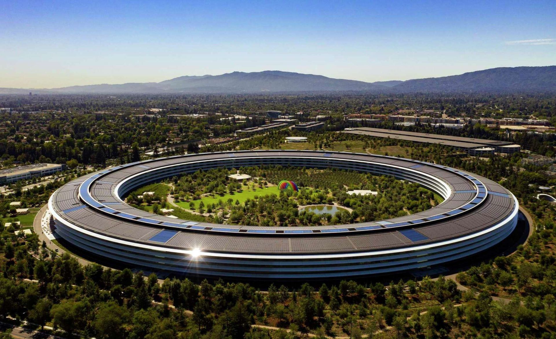 6418842_6414684_2300x0.jpg