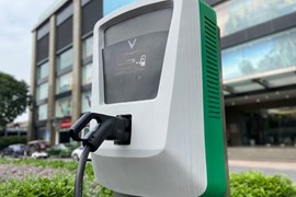 VinFast tăng phí sạc xe điện