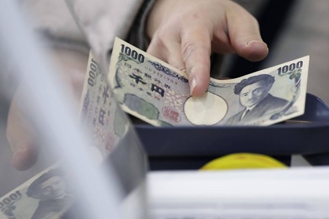 Đồng Yên Nhật rớt giá xuống mức thấp nhất 15 năm so với đồng Euro