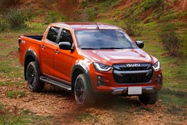 Mitsubishi Triton, Isuzu D-Max mẫu xe đi ngược xu hướng