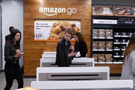 J.P. Morgan: Vượt Walmart, Amazon sẽ thành nhà bán lẻ lớn nhất nước Mỹ vào năm 2024