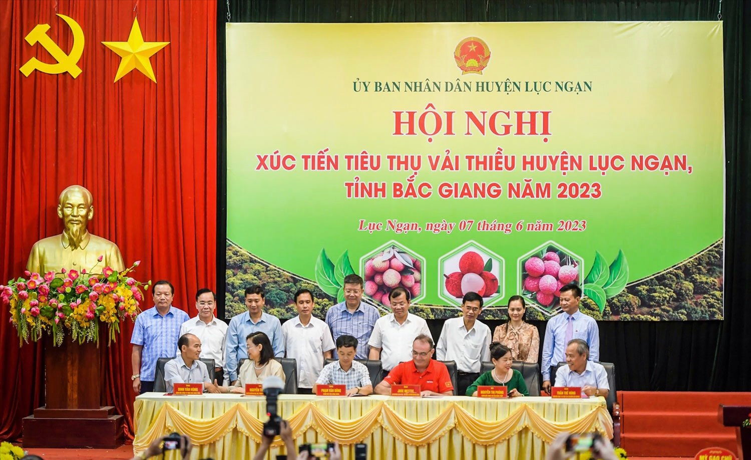 Thủ phủ vải Thiều Lục Ngạn tấp nập dù mới đầu vụ thu hoạch 13