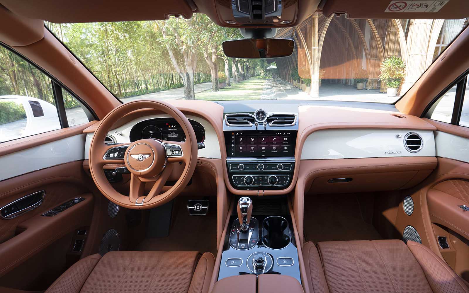 Cabin xe Bentley Bentayga EWB