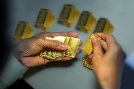 Giá vàng thế giới lên đỉnh 3 tuần, trong nước cũng nhích theo