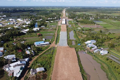 8 dự án cao tốc Đồng bằng sông Cửu Long kêu khó vì thiếu vật liệu
