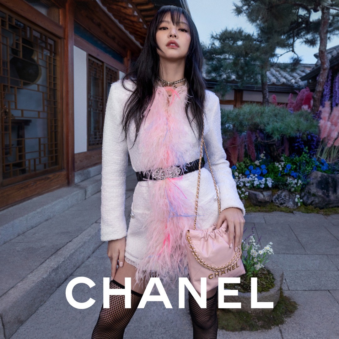 jennie-kim-chanel-22-bag-ad-campaign-8044.jpeg