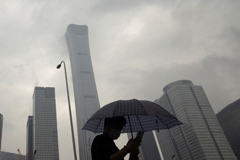 Bất động sản Trung Quốc nguy cơ sụp đổ giống vụ Lehman Brothers, có công ty bị ví như "bom hẹn giờ" sắp nổ tung