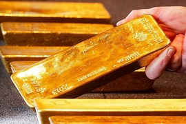 Giá vàng đồng loạt giảm nhẹ, trong nước dừng ở 68,8 triệu đồng