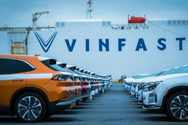 Hai công ty của tỷ phú Phạm Nhật Vượng bán hơn 46 triệu cổ phiếu VinFast