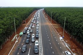 Tại sao ô tô di chuyển trong thành phố tốn nhiên liệu hơn đường cao tốc?